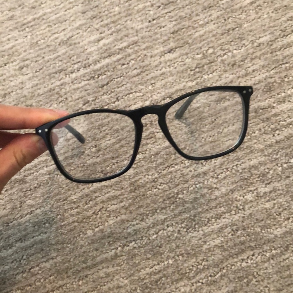 Black rim clear-lense glasses